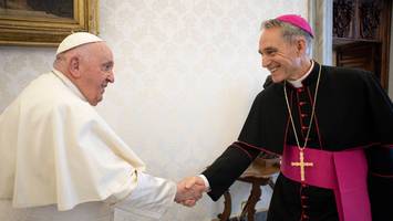 Ansage von Franziskus - Langjähriger Papst-Sekretär soll Vatikan schleunigst verlassen